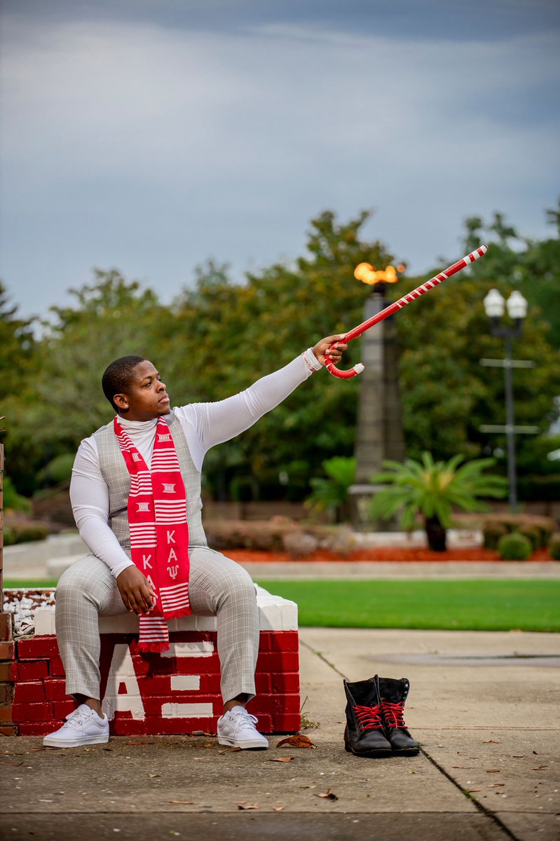 _pullen__'s tweet image. 4 years &amp;amp; 10 semesters later ... we made it grandma 🙏🏾