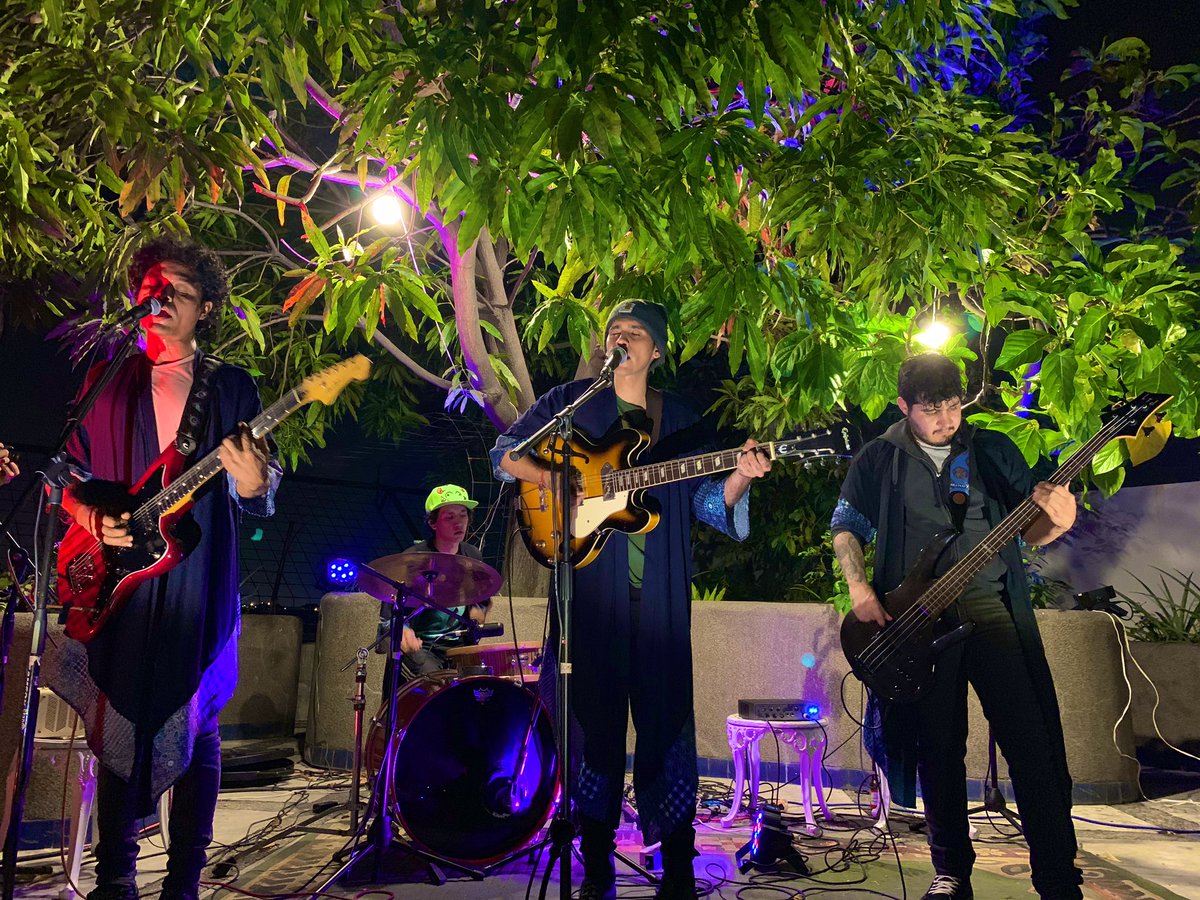 Infinito Zen regresa a #SofarGuayaquil y nos sorprende con nueva música, para cerrar nuestra séptima edición del año. ⚡️👽 #SofarSounds