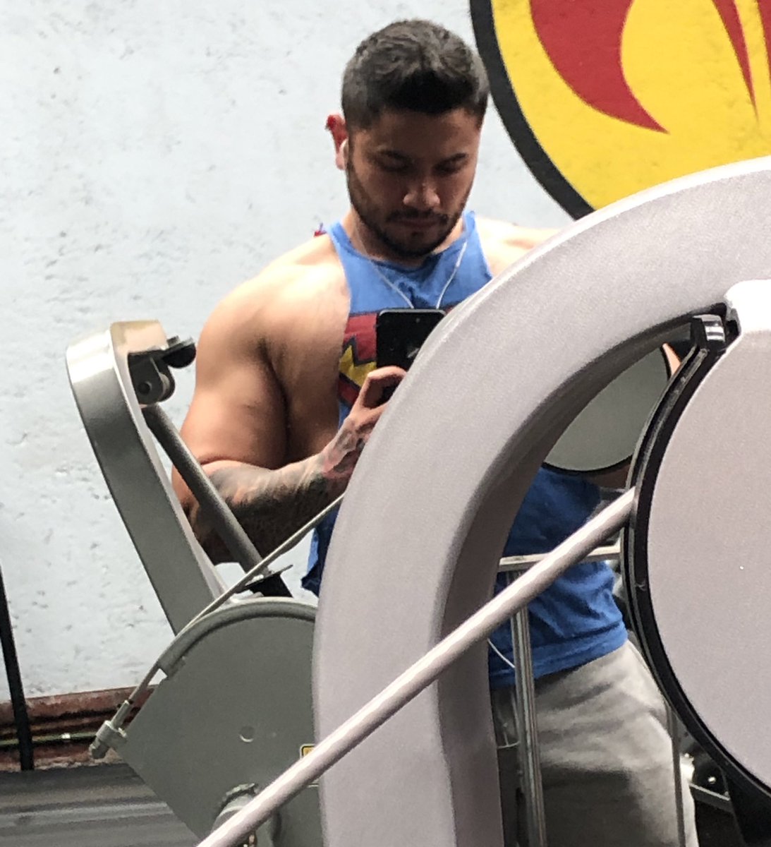 julio_mondragon's tweet photo. #chulo #gymtime #haypapa https://t.co/q36eILJSCm