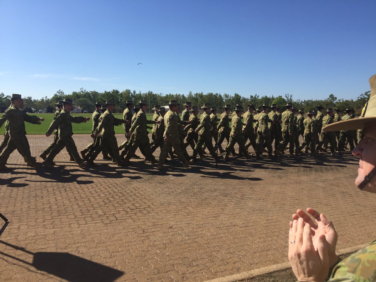 RSM1DIV_DJFHQ's tweet image. COMD #1Div reviewed the farewell parade for FPE-12 and TCG-9 at Robertson Barracks in Darwin today. Great to see the families farewell the troops, airmen and women. Good luck and a safe deployment to both force elements. #1Bde #forcomd #GoodSoldering #yourADF