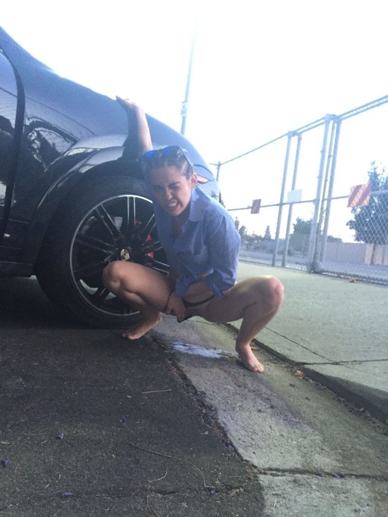 jporn1234's tweet photo. More Miley. #pee #piss #pissing #peeing https://t.co/ZmJlYp6BHg