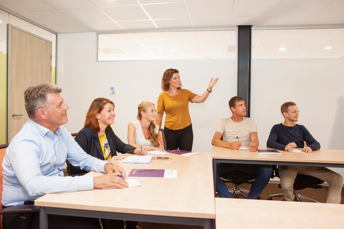 Vandaag zijn er nieuwe aanmeldingen binnen gekomen voor onze open trainingen! Wil je meer weten over onze trainingen kijk dan op onze website quiris.nl/training/open-… #training #leidinggeven #communicatie #fityourfuture