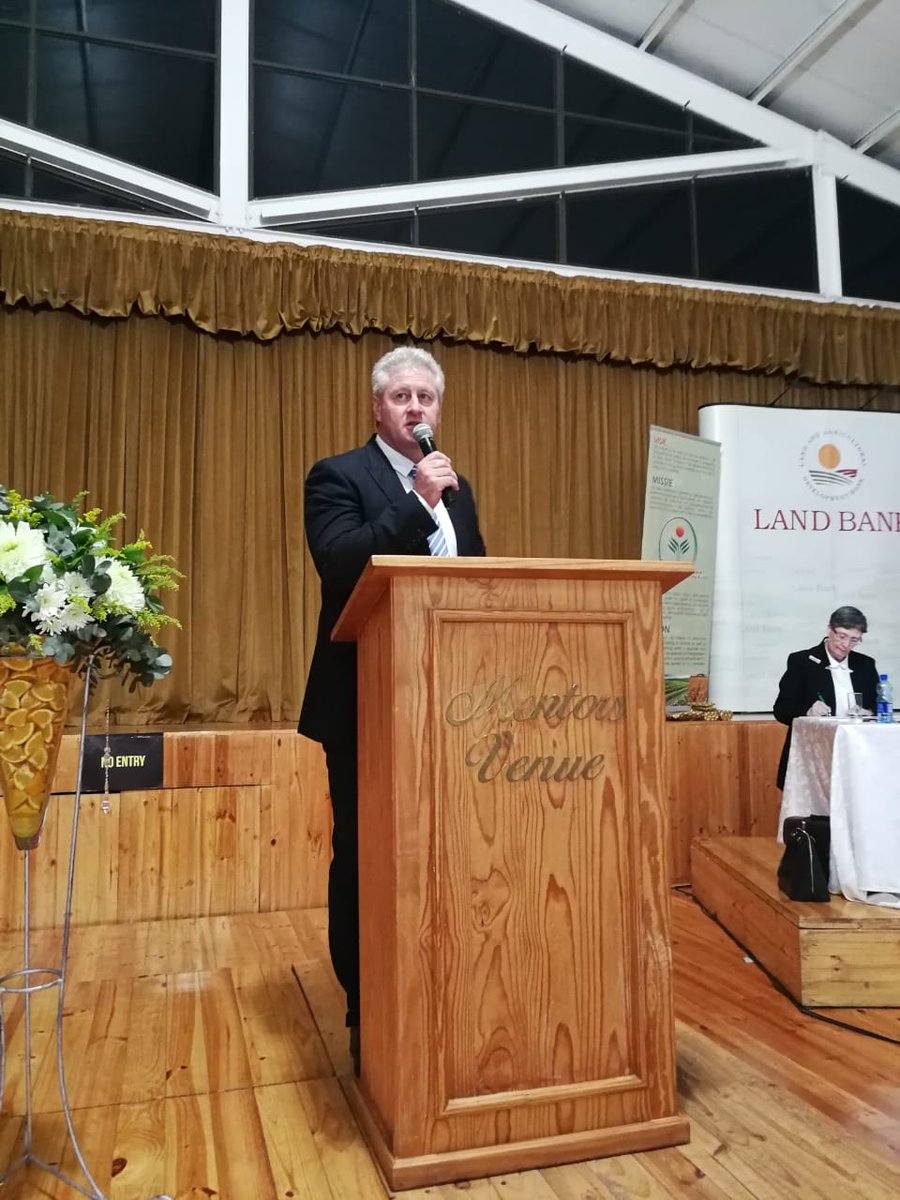 Mnr Dan Kriek, die President van AgriSA, gee terugvoering oor wat AgriSA die laaste jaar bereik het. Hy open met die volgende:

"Organiseer jouself op grondvlak en ryk jou heil uit"

#AgriEC19