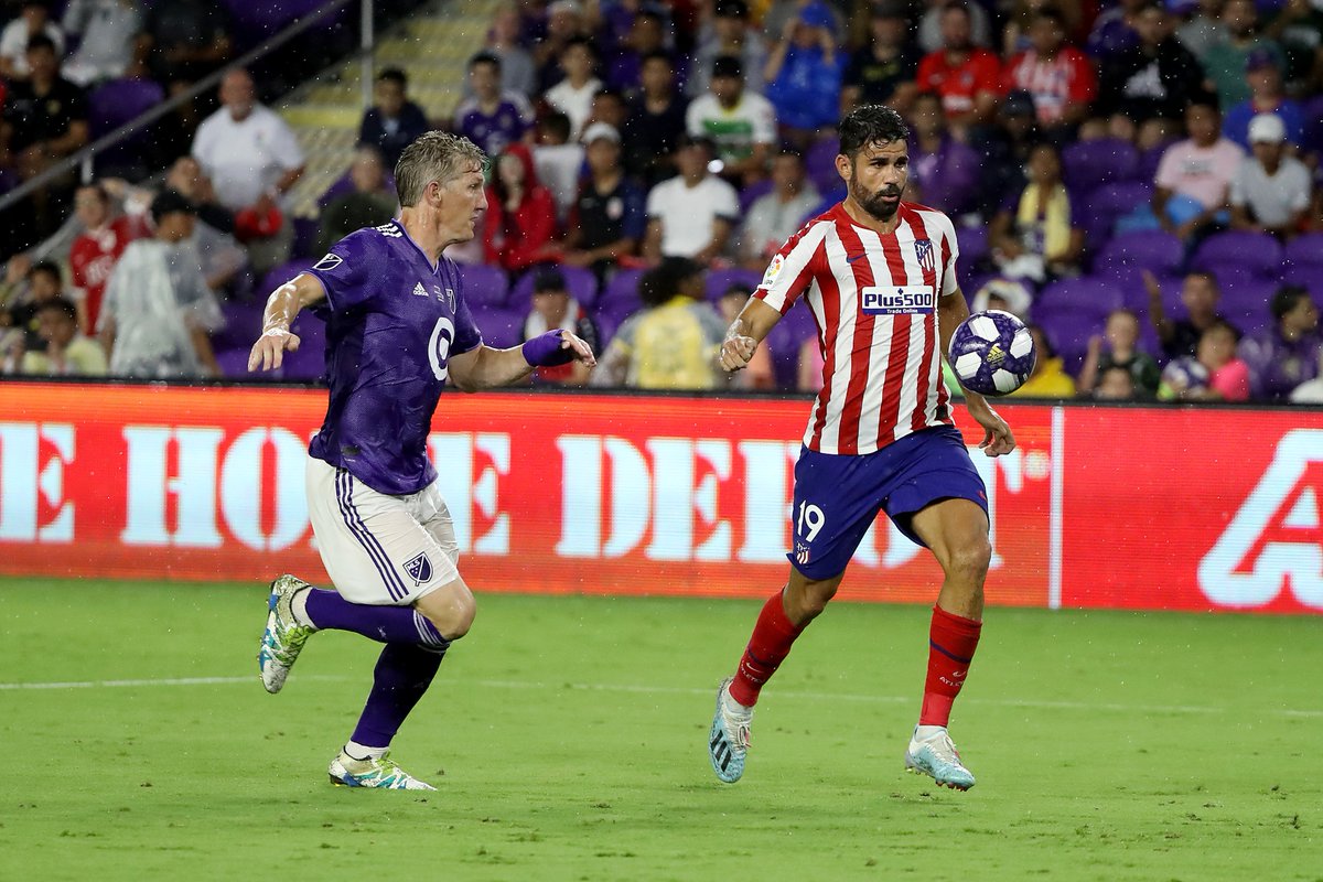 ChampionsLeague's tweet photo. Diego Costa with goal number 5⃣ in pre-season 👏

Who would you start in attack for Atlético? 🤔

#UCL https://t.co/1g4OWX1Oy9