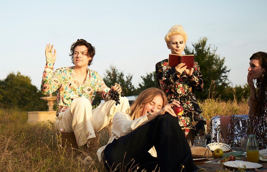 hsdaily's tweet image. “I had never really done flares before. And it was really fun. I just kind of started wearing more and more of it, and at the same time just becoming a lot more comfortable in myself.” - Harry on his style and outfit for the campaign.