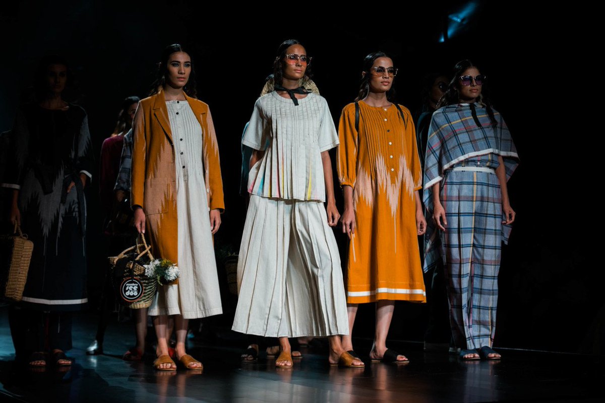 Naina's tweet photo. #ThrowBack Munkee See Munkee Doo #LMIFWSS19 #FashionWeek #MadeInIndia https://t.co/0jdDeCYb5A https://t.co/ITftV0QpyQ