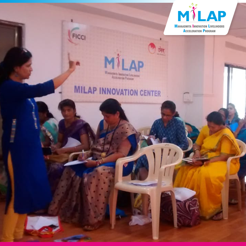 ProjectMilap's tweet photo. Here's a glimpse of the ERC team conducting exams for our budding entrepreneurs. #ProjectMilap #WomenForWomen #Maharashtra #WomenEmpowerment #EmpoweringWomen https://t.co/TR5tf1oq13