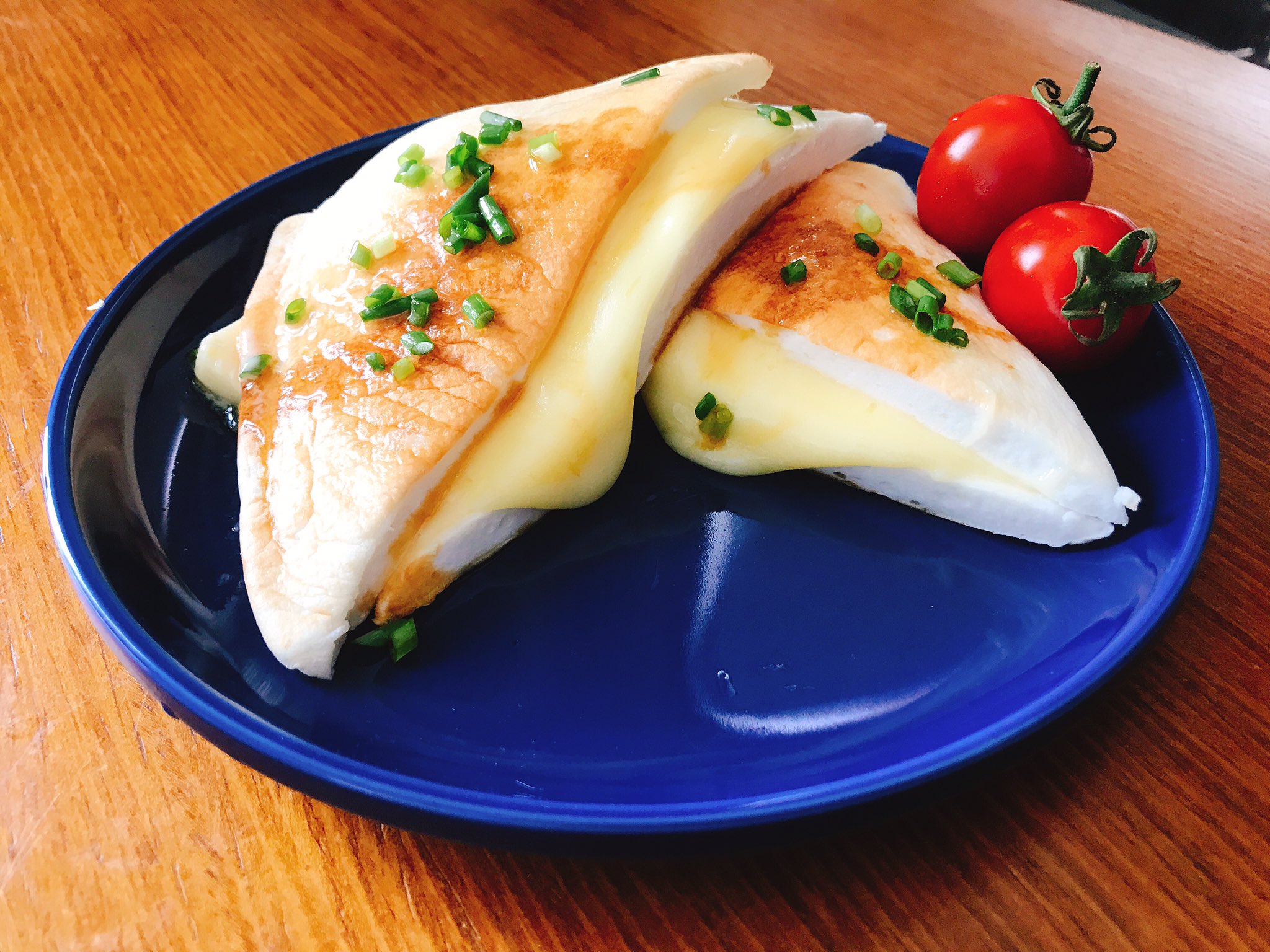 もみじ真魚 美味しい365日展 11 8 火 11 14 月 表参道で開催 4品目です 焦がし醤油バターのハンペンチーズ ハンペンの間にとろけるチーズを2枚挟んでトースターでおよそ5分 ふわふわ蕩けるハンペンチーズが 味付けは醤油とバター