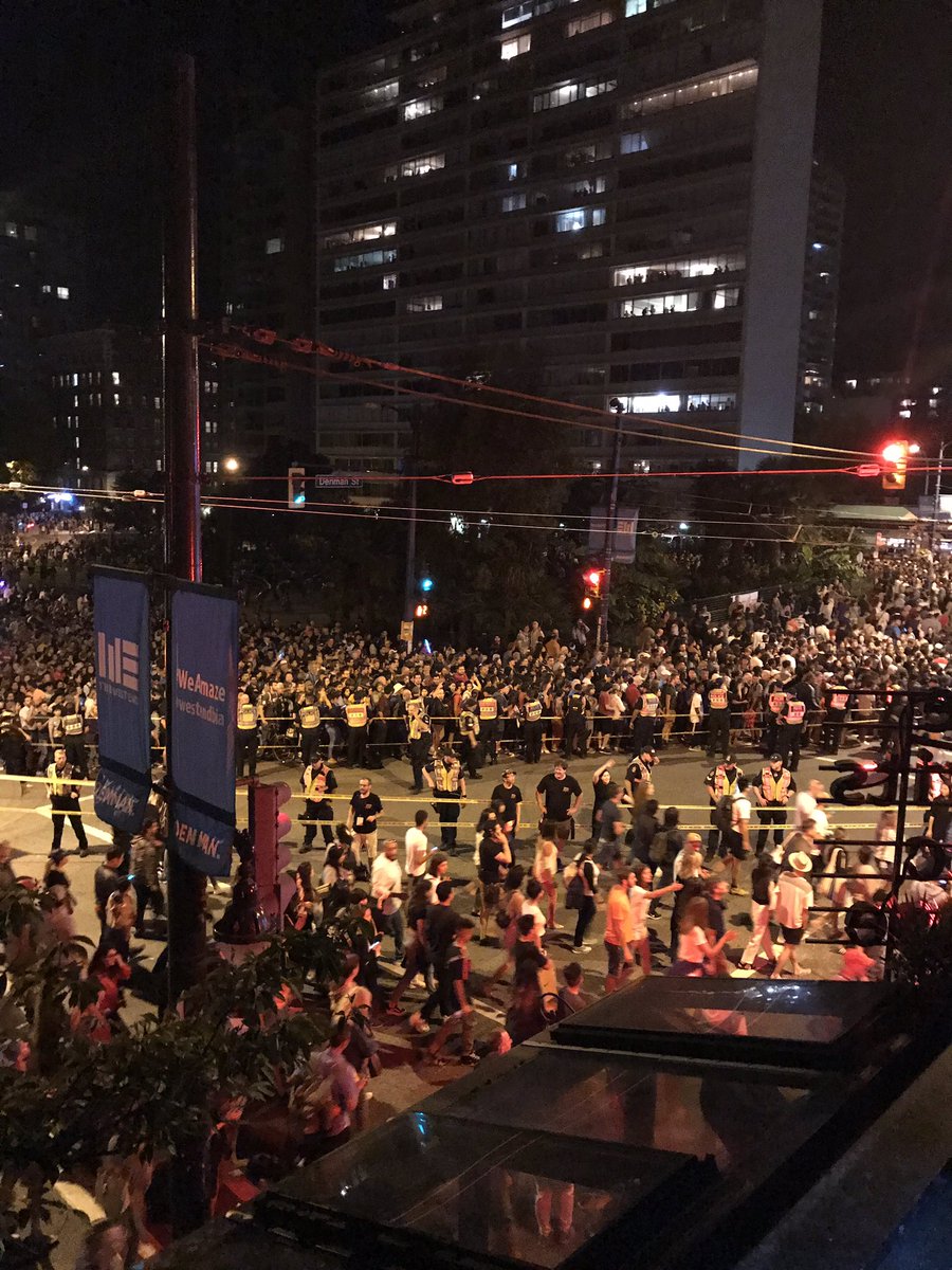 In the middle of 10’s of thousands of people leaving #celebrationoflight - calm, professional & very organized teamwork by the #Vancouver #PublicSafetyUnit.

A great partnership between @VanFireRescue & @VancouverPD!

#VFRS #VPD @ChiefPalmer #ProudChief