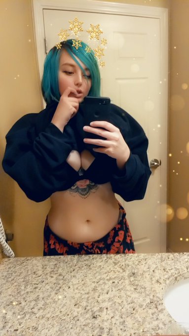🌙 Lilith Rose ✨🌹's pics and videos - EA3KJR1XoAEa6v9 jpg:small