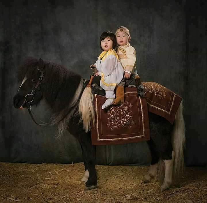 Saha (Yakut) Türk Balaları
