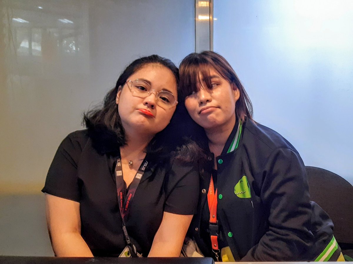 GreenGiantFM's tweet photo. Special post for DJ Gabby and our VPI and Audio member, Caitlin-- for their LAST #DLSULive show before they graduate!!! 😥🤞💚
This has been DLSU Live! #KeepItLocked https://t.co/zD8C1SBiER