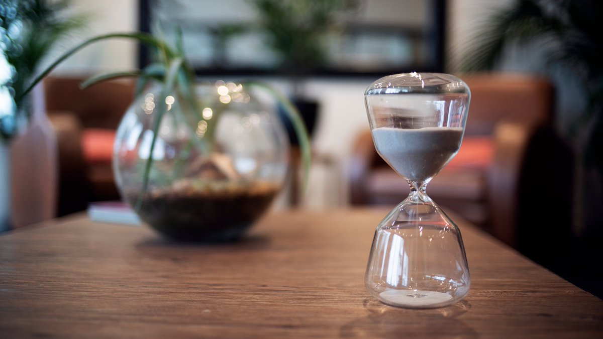 The sands of the week have almost all fallen. Hopefully it's been productive and full of fabulous things! 
#time #city 
#photography #cluster #melbourne #itsthattime #thursdayvibes #coworking #hourglass