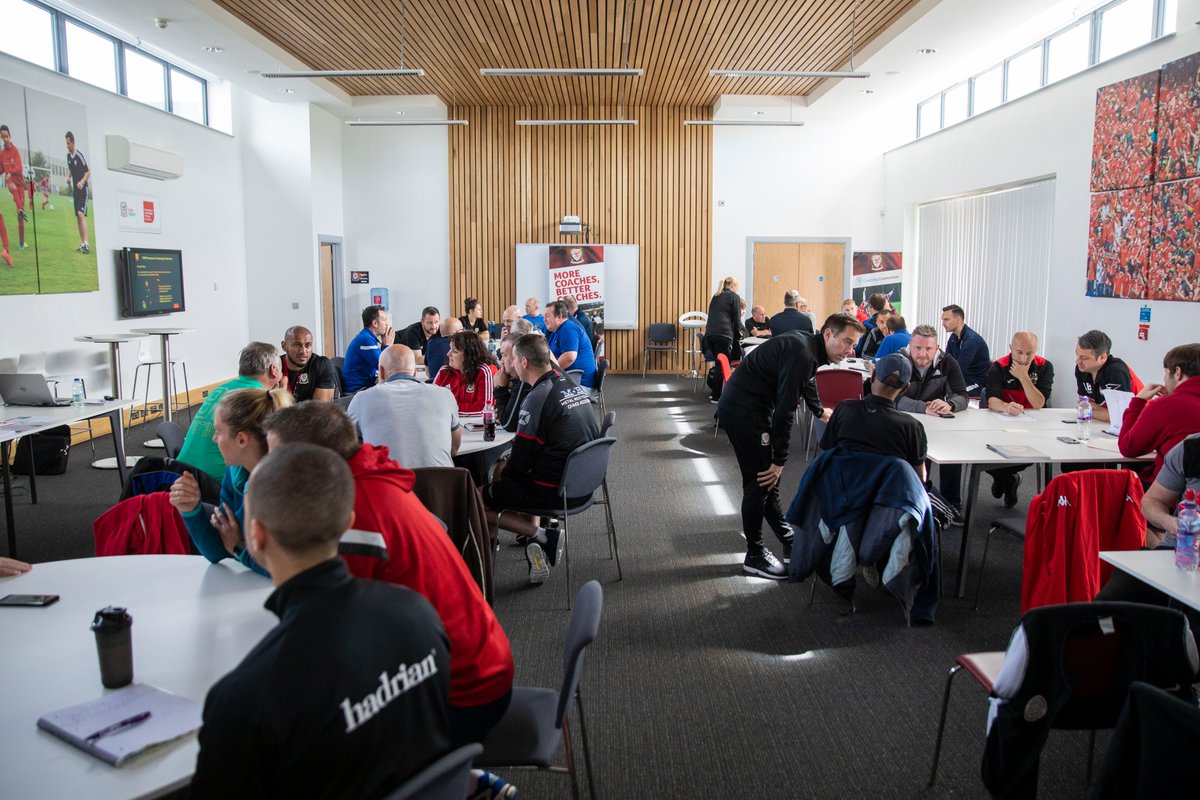 🤝 MEETING ROOM 💼

🔴 To hold your next business meeting in this awesome conference room, just email info@fawtrust.cymru

👀 Behind those blinds is a cool balcony which overlooks our international standard football pitch 💚

🚗We're right next to the M4 &amp; there's ample parking