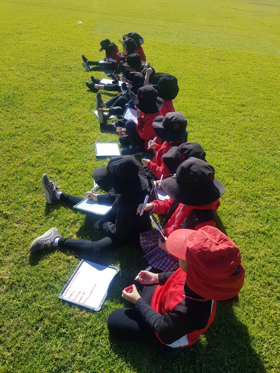 1F has been busy collecting data! Which car colour is most popular? pic.x.com/zjVfmyVNVV