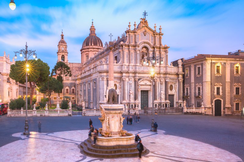 Vacanze a Catania e dintorni? Come muoversi in comodità - lagazzettacatanese.it/vacanze-a-cata…