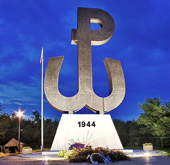 There is a city that stops for one minute every year! pos.li/2cvzqw

Once a year on August 1st, the people of Warsaw pay homage to the fallen heroes that fought for freedom in 1944 during the Warsaw Uprising

#WarsawUprising #PowstanieWarszawskie #Pamietamy