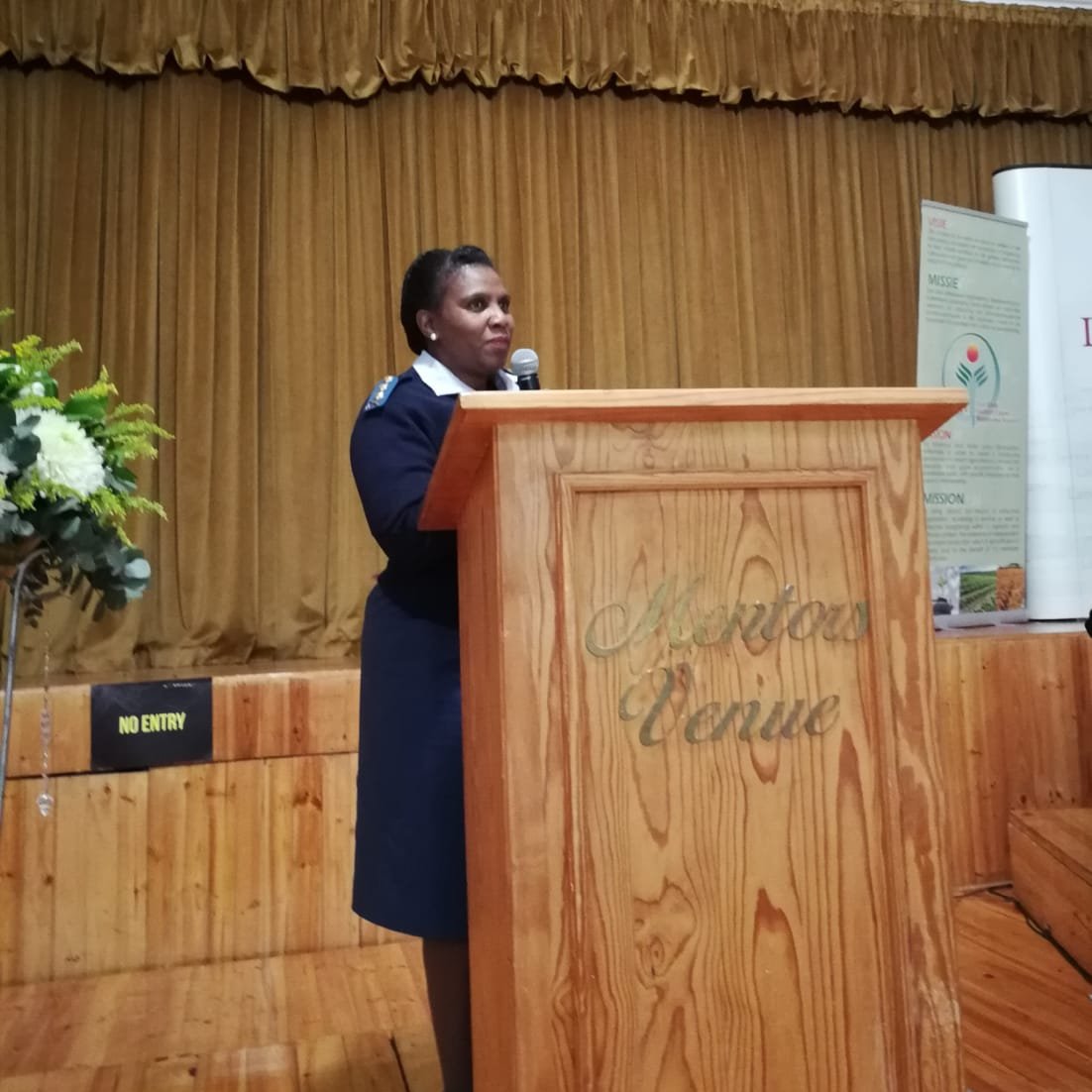 Eastern Cape Provincial Police Commissioner, Lt Gen Ntshinga, is addressing congress in response to rural crime.

"I am the daughter of a farmworker. I am what I am today because of farmers."

#AgriEc19