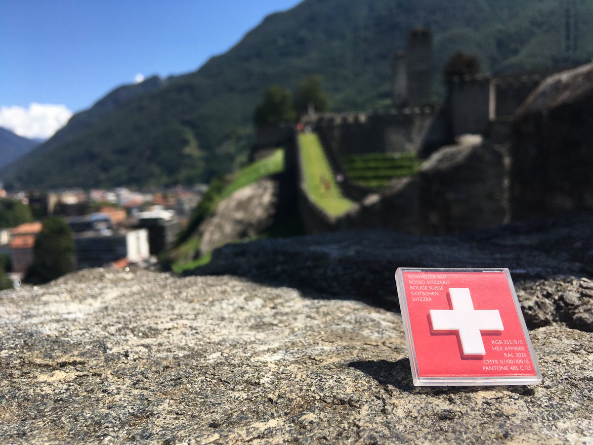USI_university's tweet photo. "Les beautés de la patrie..." Buon Primo Agosto!🇨🇭#castellibellinzona #1August #1eraoût #primdavust #Svizzera #Schweiz #Suisse #Svizra #SwissNationalDay #Festanazionale #Nationalfeiertag #Fêtenationale #Festanaziunala https://t.co/oKwhTKY3j9