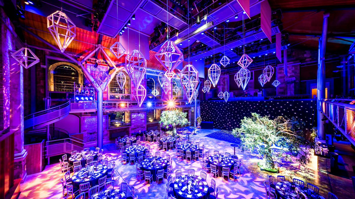 GirlGetsWed's tweet image. LSO St Luke&apos;s @lsostlukes is a fabulous wedding venue hosted by the London Symphony Orchestra. The beautiful Grade I listed venue offers the wow factor you&apos;d expect of a prestigious heritage space combined with contemporary features.
More in today&apos;s post wp.me/p7Rk3m-3dk