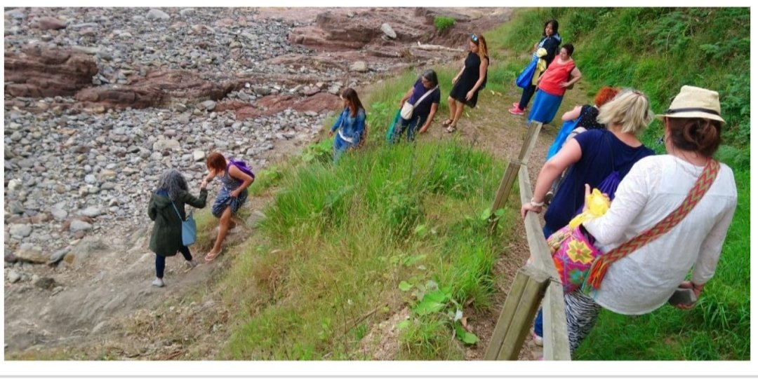 Aprovechando la visita a una empresa de Villaviciosa, hemos hecho la dinámica de grupo "lastres fuera", para darnos cuenta de los lastres q todas llevamos en nuestras mochilas de vida y dejarlos a un lado.@Lanzaderas_EES <a href="/fundacionTef/">Fundación Telefónica</a> <a href="/EU_Social/">EU Social 🇪🇺</a> <a href="/FundacionSMLRPH/">Fundación Santa María la Real</a> #leonesp #empleo