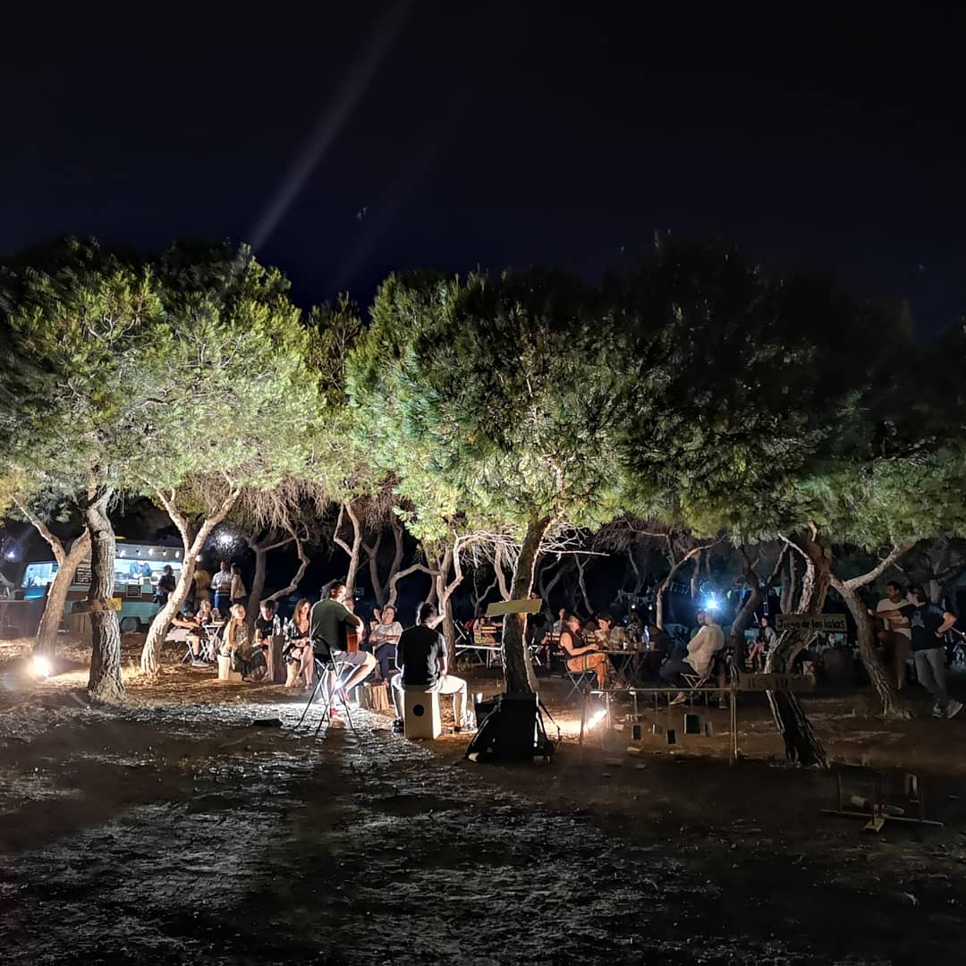 barriolapinada's tweet photo. 🌲🌲 Conciertos entre pinos🌲🌲
#LaPinadaFunSummer llena de ritmos y buenas melodías. Así disfrutamos de las noches musicales en #BarrioLaPinada. 🎶🎶
Atentos a nuestras redes que estamos preparando las actividades para septiembre🙌 https://t.co/dLm4t7lmGN