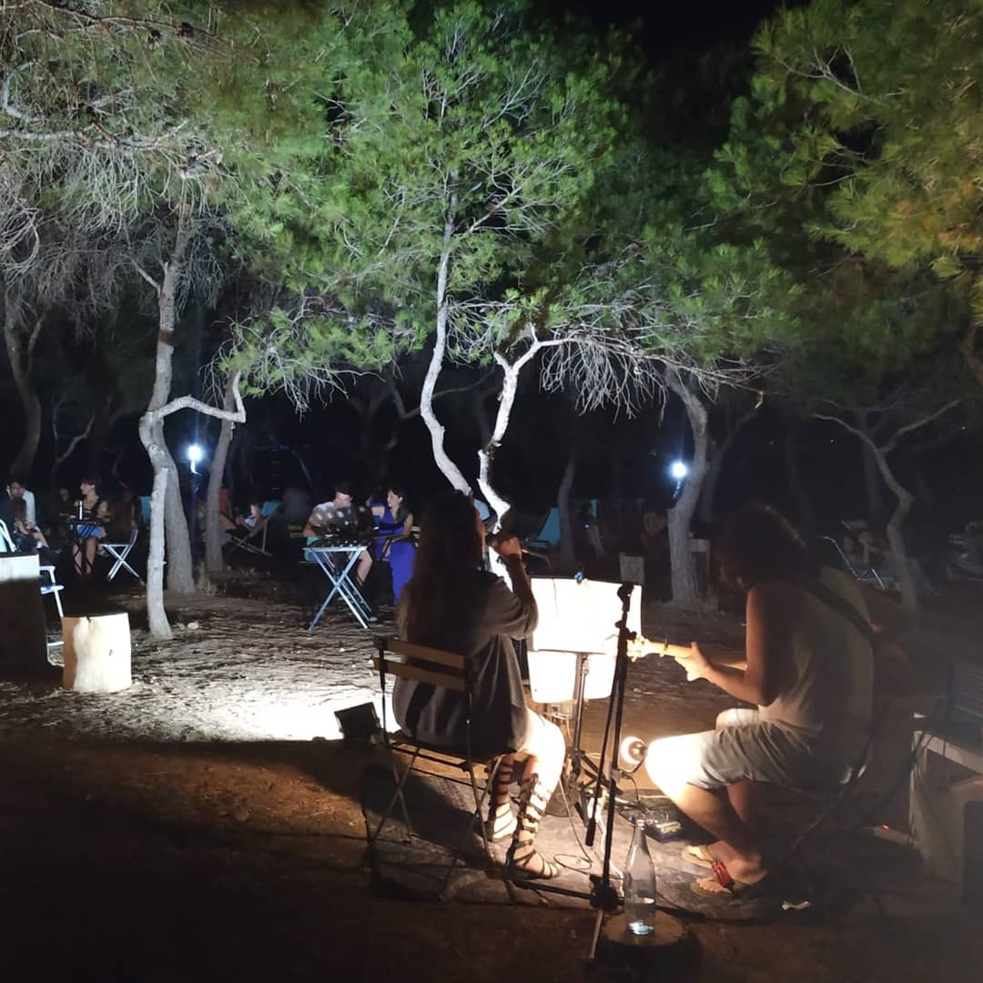 barriolapinada's tweet photo. 🌲🌲 Conciertos entre pinos🌲🌲
#LaPinadaFunSummer llena de ritmos y buenas melodías. Así disfrutamos de las noches musicales en #BarrioLaPinada. 🎶🎶
Atentos a nuestras redes que estamos preparando las actividades para septiembre🙌 https://t.co/dLm4t7lmGN