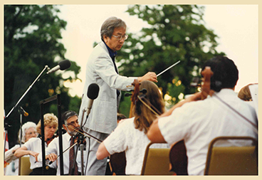KalSym's tweet photo. #TBT to our Summer Park Concert Series with Maestro Yoshimi Takeda! 

#KalSym #Kalamazoo #Summer #SymphonyStory https://t.co/6K180QaWgd