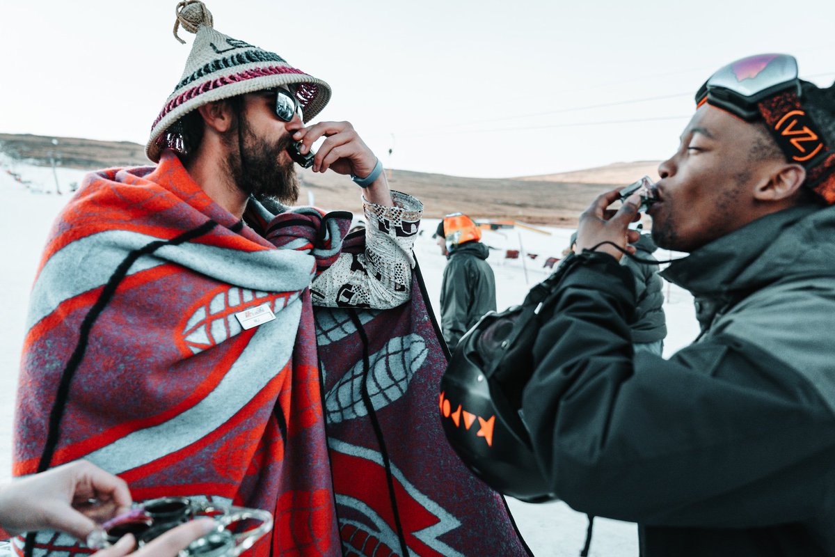 ❄️ <a href="/ZappaShooter/">Zappa</a> bringing the Party to the Snow ❄️ at the #UltimateEarsWinterWhip Snowboard and Ski Festival at <a href="/SkiAfriski/">AFRISKI</a> 🤘
#GoodTimes #FireyourSoul