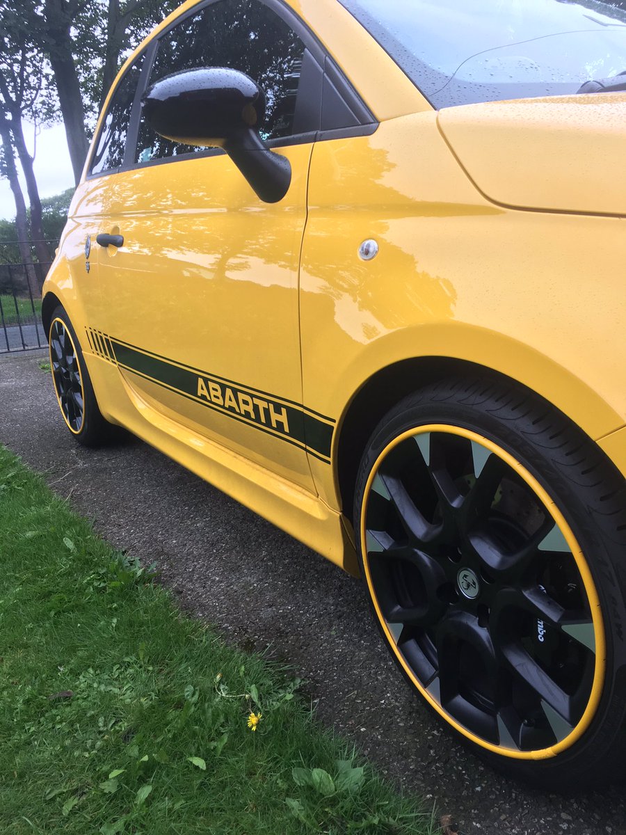 Brightening up #SouthShields this morning with some #yellow #AlloyGators fitted to this #abarth595