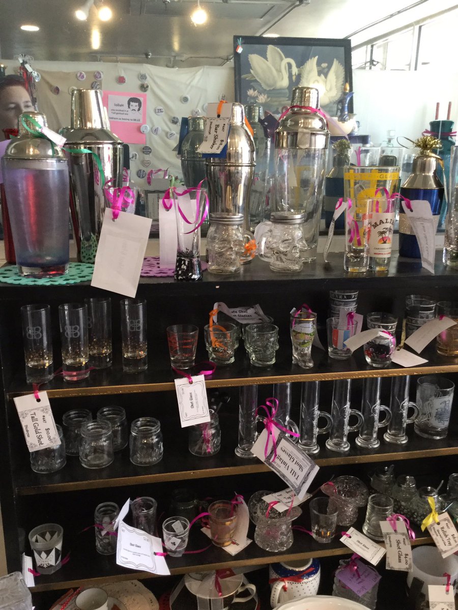 Gratefulmuse's tweet photo. Summer sale! Right now at Midtown Mercantile Merchants in Tucson! A great time for fantastic finds! #SummerSale #vintage #Tucson #bar #unique #Fun #antiques #Teacups #Arizona https://t.co/XAC3y5zYOm