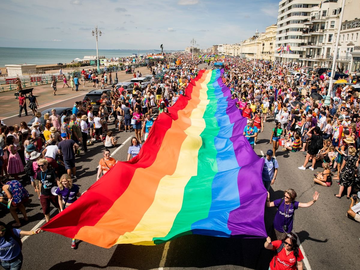 INTOGiving's tweet photo. Hey @allsortsyouth! @INTOStudy Brighton HQ are raising funds for you all this week. And, #INTOGiving are going to top the totals up by 20% through our #iGive scheme. #Love #BrightonPride https://t.co/hIzqiBt61n