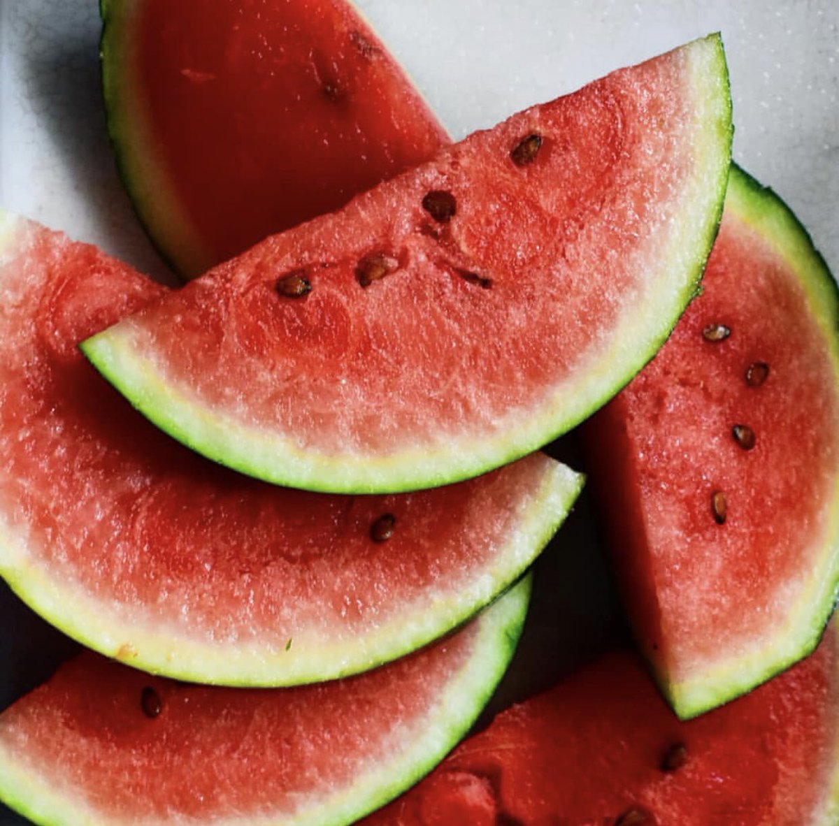 ElephantPip's tweet image. DID YOU KNOW... 

Each juicy bite of watermelon has significant levels of vitamins A, B6 and C, lots of lycopene, antioxidants and amino acids🙌🍉💖 #healthylifestyle #watermelon #1ofyour5aday #fruitoftheday #ilovewatermelon #elmertrail2019 #elmersuffolk19 #elmersbigparadesuffolk