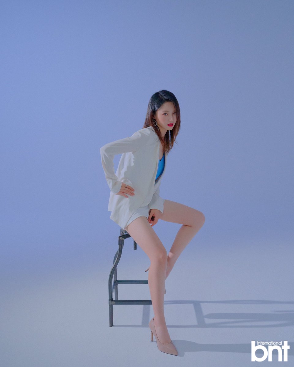 mizppakgun's tweet photo. 오늘 공개된 [ 유웨이 x bnt 화보 ] 다들 보셨나요? #유웨이 #YUWEI #蒋毓玮 https://t.co/xTj8Al9uBY