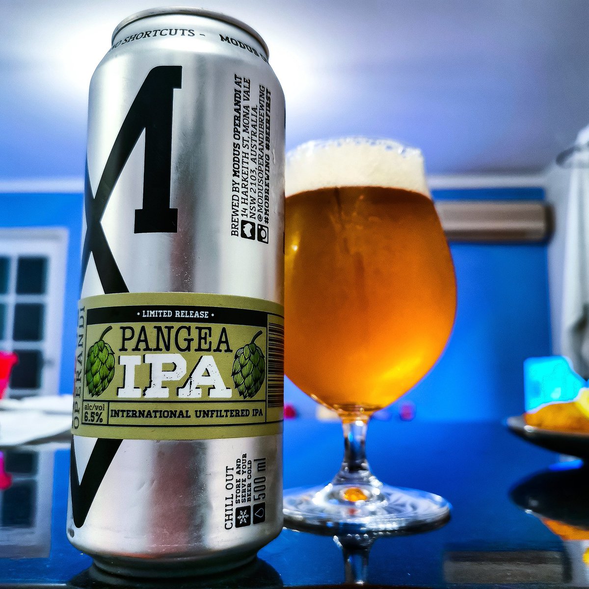 Hoppy #IPADAY!

I managed to get in just in time and knew that @MOBrewing 's #PangeaIPA was the perfect choice to end my night on. This beauty was has a generous bitterness with fantastic piney and herbal aromas and flavours. Cheers 🍻

#IPA #Beeriod #IndiaPaleAle #BeerOClock