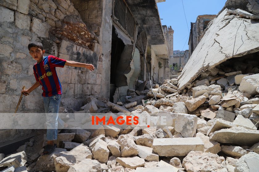 imageslive's tweet photo. The destruction following an air bombardment in the Syrian northern town of Ariha. The airstrikes on the town of Ariha are part of the Syrian government's current campaign to regain the last rebel-held region in Syria
#Ariha #Idlib #Syria
Photographer: Juma Muhammad/#IMAGESLIVE https://t.co/7Q9bgF7j3M