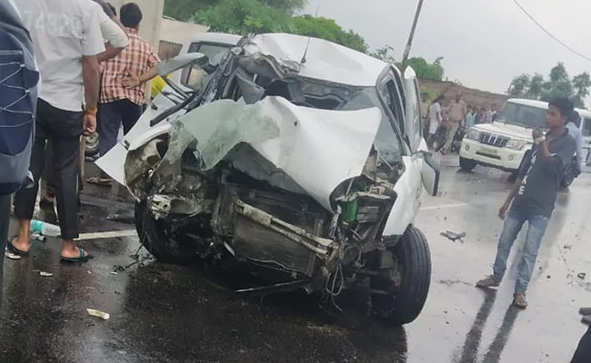 ndtv's tweet photo. #Unnao rape survivor critical, on life support for 5th day, says hospital https://t.co/HEaOXPyR0h https://t.co/kOHJAr8MhB