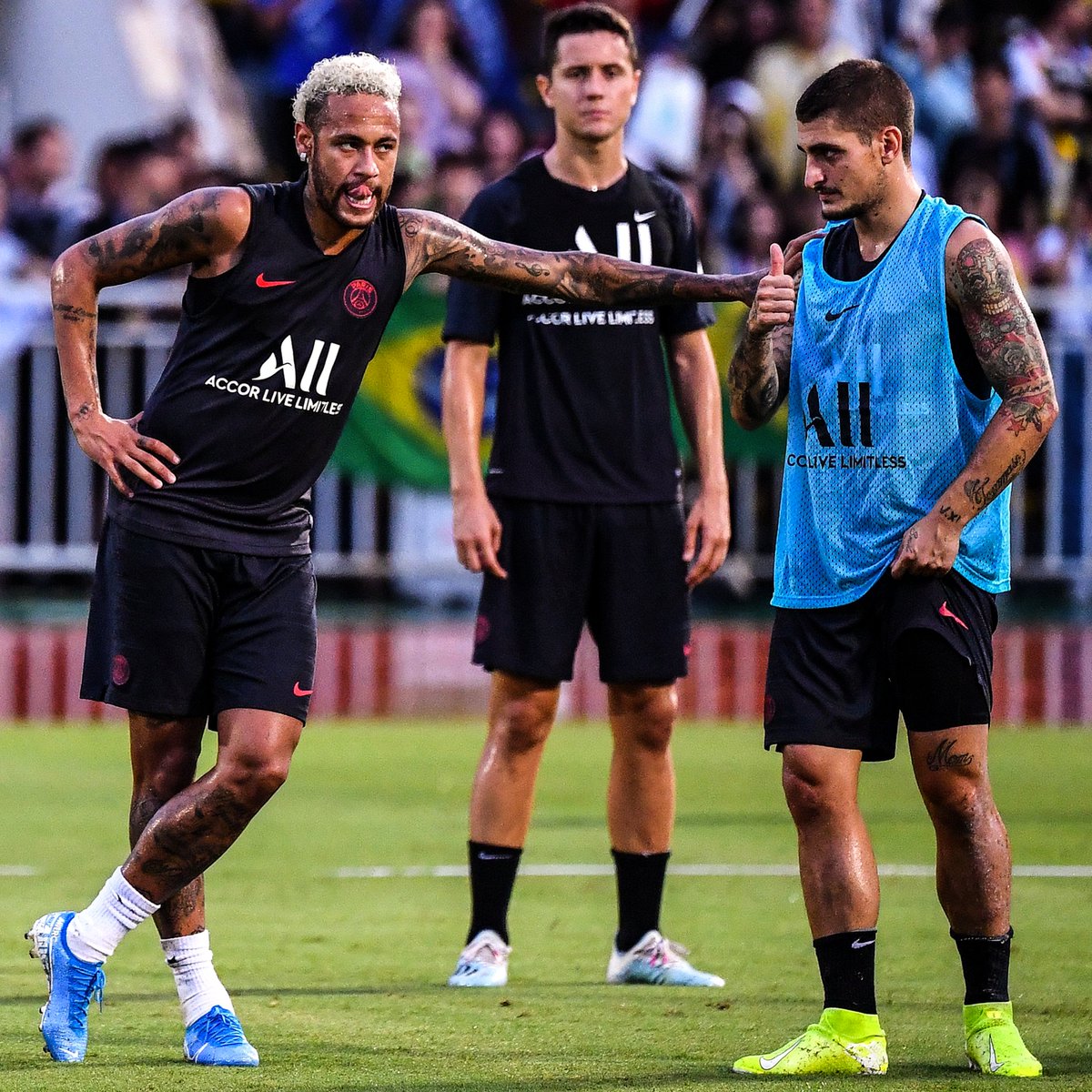 brfootball's tweet photo. Neymar's first day back training with his PSG team-mates https://t.co/ioKOFtEjyA