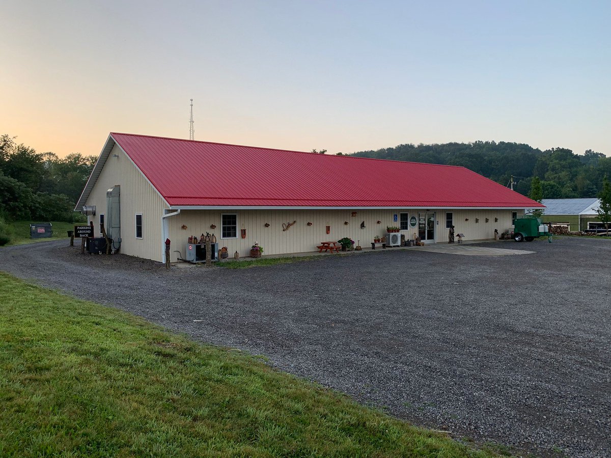 FarmKings's tweet image. So thankful to have this beautiful new building 🙏