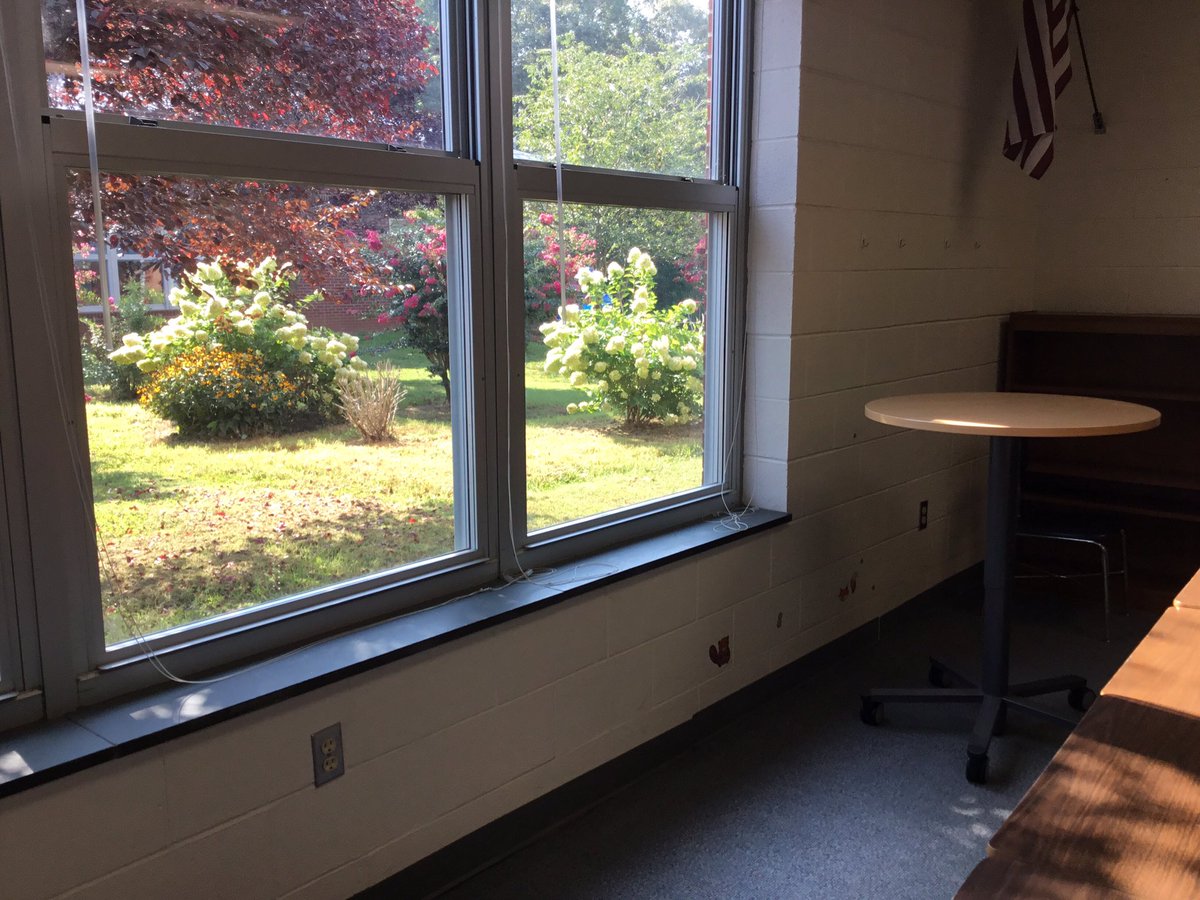 Talk about natural lighting for the classroom! Only 6 days left until we’re #backtoschool!