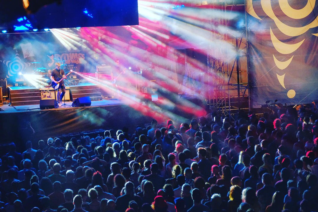 TourismQuebec's tweet photo. (Re)discover Saguenay’s famous hospitality by accepting their invitation to the 17th Festival International des @RythmesduMonde 🌎, on until August 11! 🎵 https://t.co/QwLL5tW6t0  #FIRM2019 📸vielfrancois via Instagram 📍 Saguenay https://t.co/G10Zmu4jKQ
