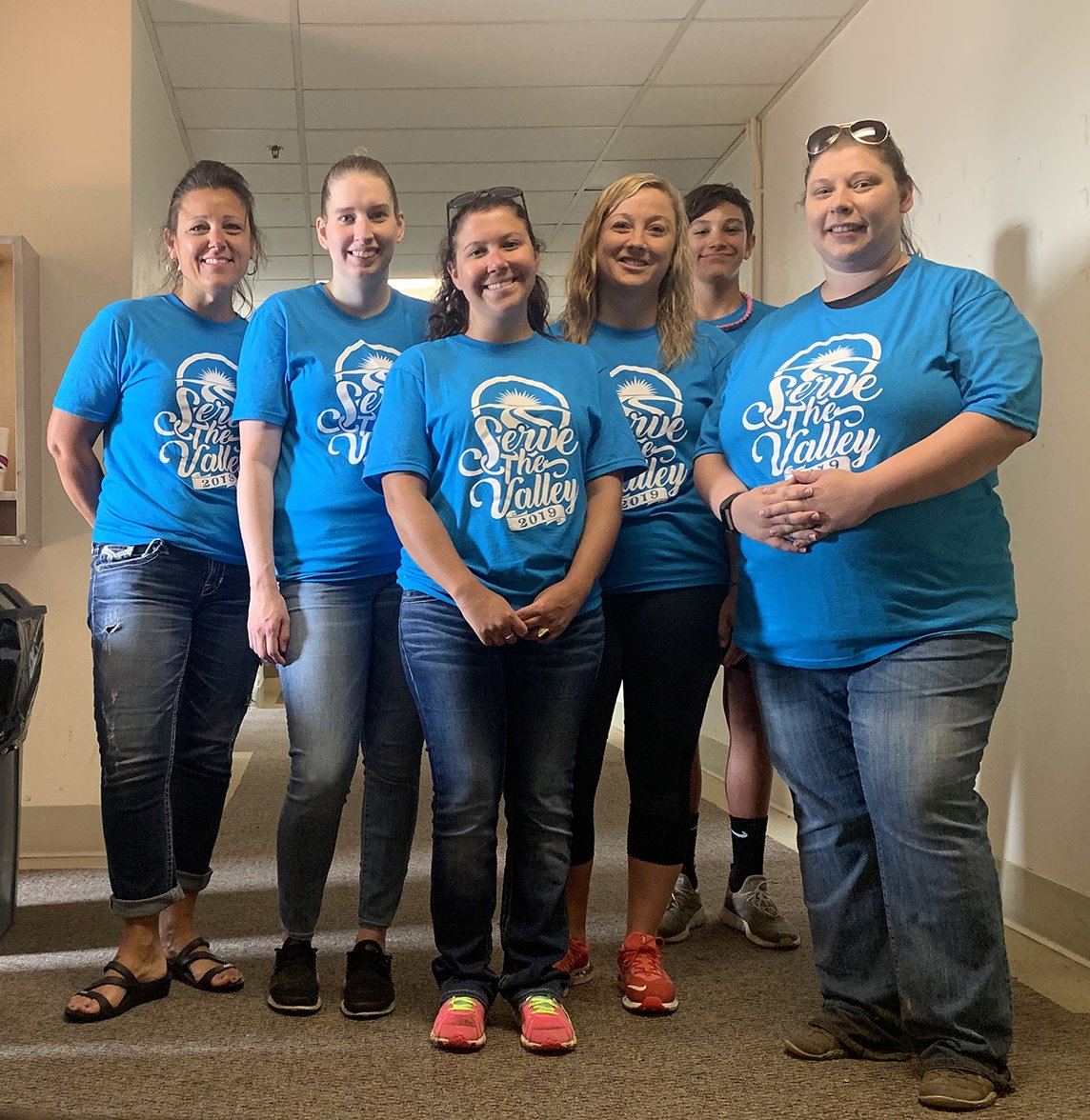 WhiteConst's tweet image. Let's give a big thank you the volunteers from our Clinton office that recently helped with the Le Fer Lake project and the Le Fer Hall project during Serve the Valley 2019. Thank you for representing White Construction at this event and giving back to the community!