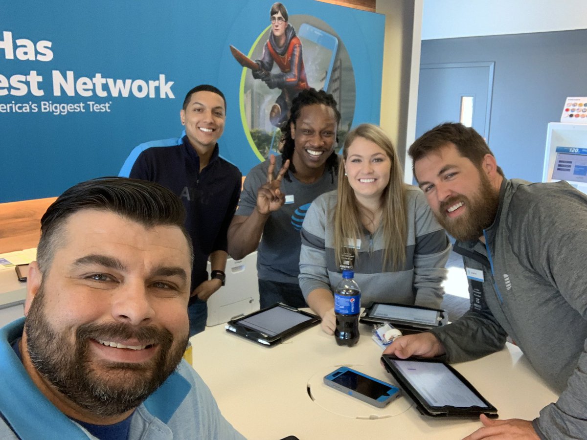 TimothyJCHerman's tweet image. Jeff City fired up and ready to go!! Spent our time practicing #FredsPitch! @fjdevereux @alysonwoodard @jc1087 @jennwade_ @chrissymurrayKC #PowerCentral #MoKanDo #JCMO