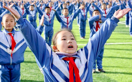 China plans to increase #exercise opportunities in schools so young people have more #PhysicalActivity. At the moment only 11% students in #China get 1 hour exercise a day recommended by <a href="/WHO/">World Health Organization (WHO)</a>. china.org.cn/china/2019-07/…
