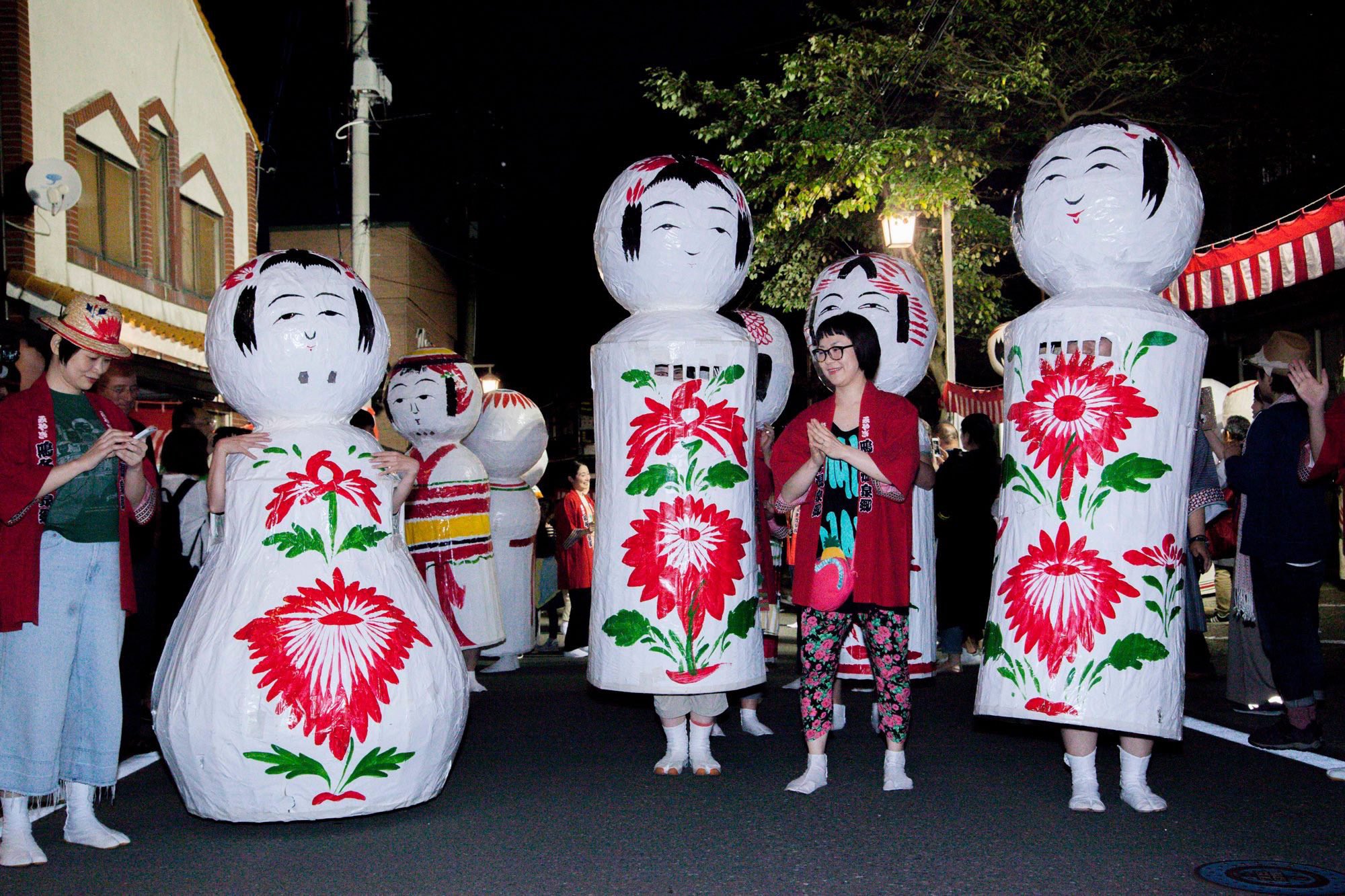 全国こけし祭り 全国こけし祭りでは8 31 土 夜フェスティバルパレードにて 張りぼてこけし 顔ぼてこけし でパレードを盛り上げていただく人を募集します 応募方法など詳細はこちら をご覧ください T Co 3ayltzgl6v T Co