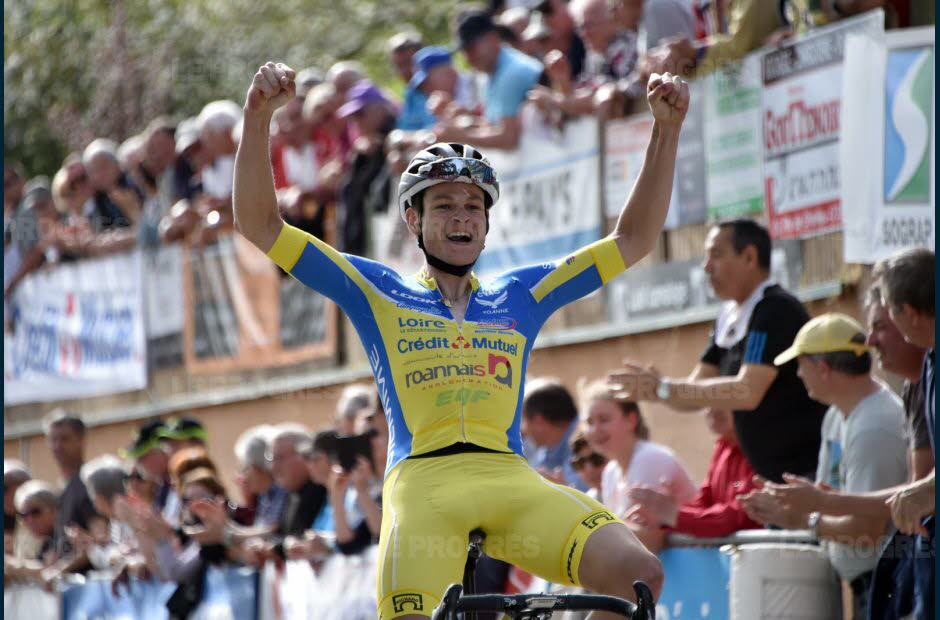 <a href="/tourdelavenir/">Tour de l'Avenir</a> du 15 au 25 août, départ de <a href="/ComMarmande/">Com Marmande</a>, arrivée à @corbierofficiel
2 roannais dans la sélection @AuvRhaFFC :

@faboooou 
Louis Louvet 
Jacques Le breton - Ecsel
Maxime Jarnet - Ecsel
Thomas Acosta <a href="/BourgCyclisme/">BourgCyclisme</a>
Jocelyn Guillot <a href="/BourgCyclisme/">BourgCyclisme</a> 

#cr4c #cr4cpower