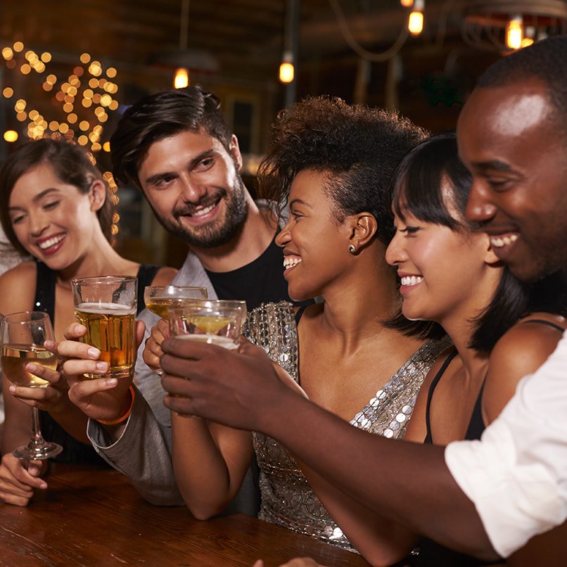 Hotel_Centurion's tweet photo. Enjoy the best of SA’s favourite drinks! We’ve got an array of specials on offer such as; a Savanna bucket of 4 for only R90, an African Coffee with a double shot of Amarula. You can also enjoy our bar basket menu 🍽 T&amp;C’s Apply. 📞 012 643 3650 📨 clhbanq@legacyhotels.co.za https://t.co/0ZvnI2bDSt