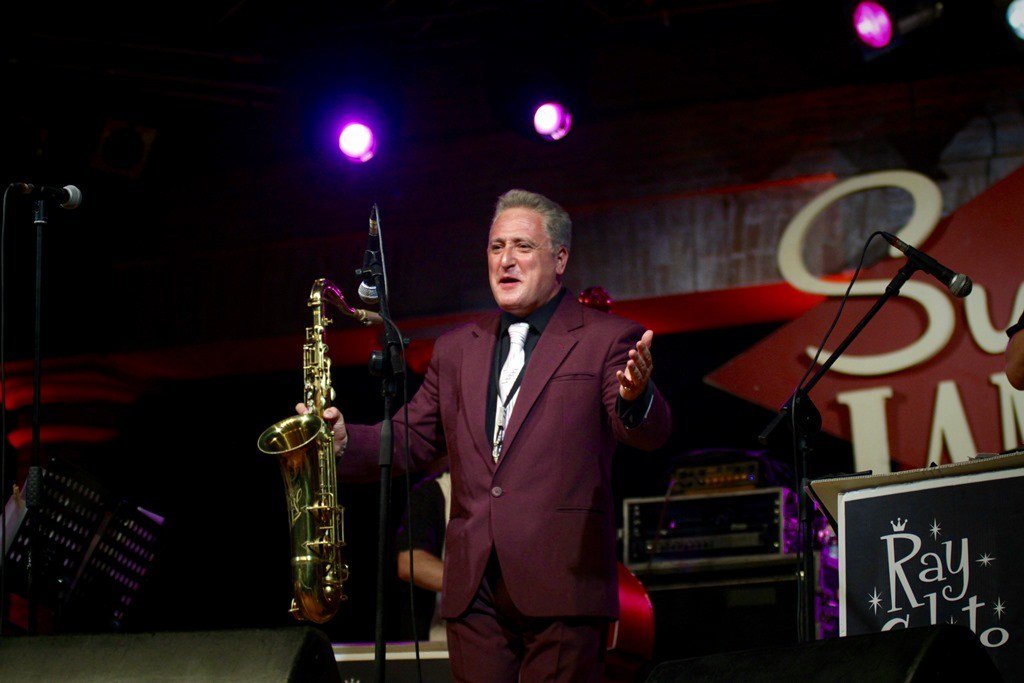 DOMANI 1 agosto Villa Campolieto: RAY GELATO prediletto della regina e di Paul McCartney senzalinea.it/giornale/doman…