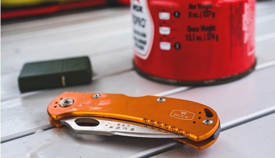 Buck Knives is een van de oudste en bekendste messenmakers uit Amerika. Speciaal voor (berg)wandelliefhebbers heeft Buck de Apex- en de Spitfire-messenserie ontwikkeld. Kleurrijke messen die compact en lichtgewicht zijn en die je dus makkelijk kan nemen. bergenmagazine-digitaal.nl/bergen-magazin…