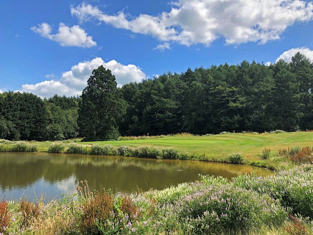 The lake & 7th green on our beautiful par 3 Churchill course. It's really coming into its own after just a few years but how quickly that time has flown by! We've got a new clubhouse extension in that time too! #golfcourse #development #improvement #kent #golfing #Golf #golfchat
